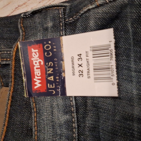 2 Pair Wrangler Jeans Straight Fit Premium 32 X 34 NWT Medium Wash Color - Picture 3 of 8